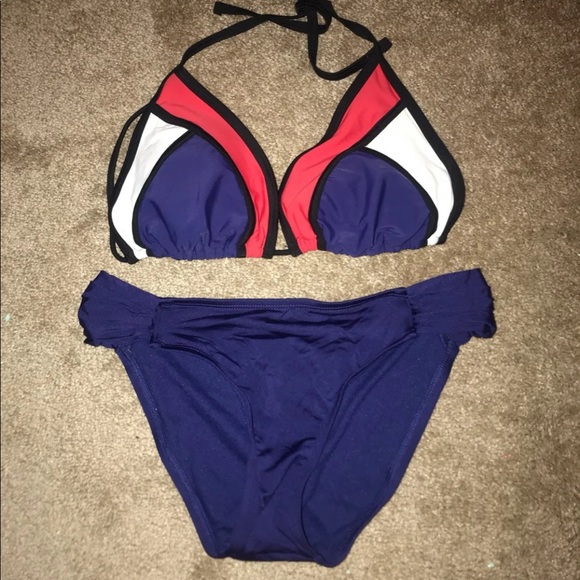 Bathing suits - Picture 4 of 6